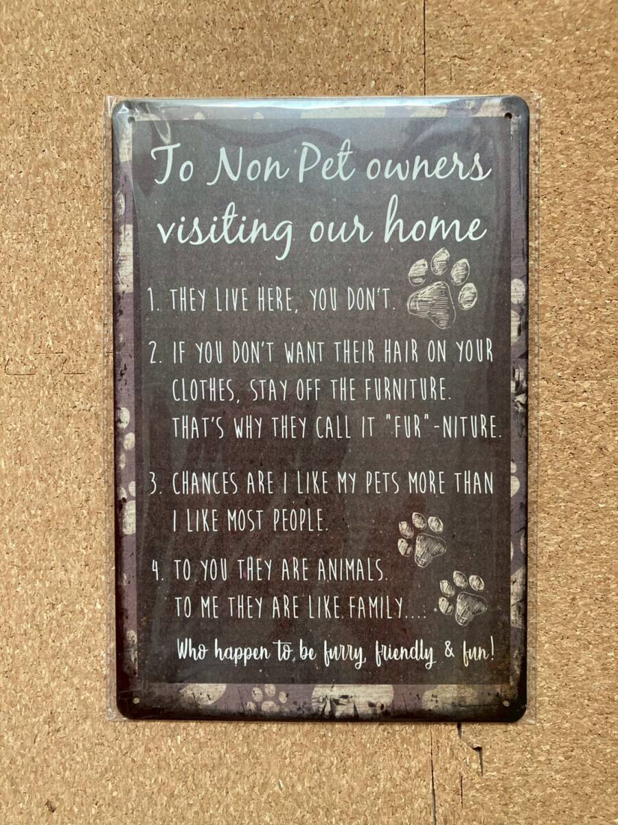 ペット 注意 警告 ユニーク 犬 肉球 ブリキ看板 メタルサインプレート アメリカン雑貨 ウォールデコ レトロ ヴィンテージ風 アンティーク拍卖