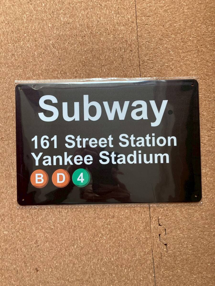 地下鉄標識 ヤンキー・スタジアム駅 ブリキ看板 メタルサインプレート アメリカン雑貨 ウォールデコ レトロ ヴィンテージ風 アンティーク拍卖