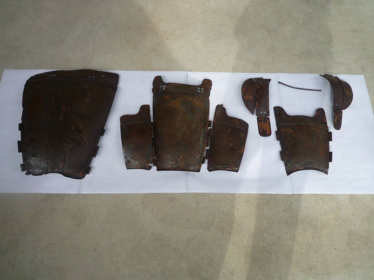 仙台藩 領内旧伊達藩奥山家家中宅掘出品 武具 鎧用 骨董 仙台胴 時代武具 甲冑 江戸期本歌【*修復用◆仙臺五枚胴*汚れ錆イタミ有】*一点拍卖