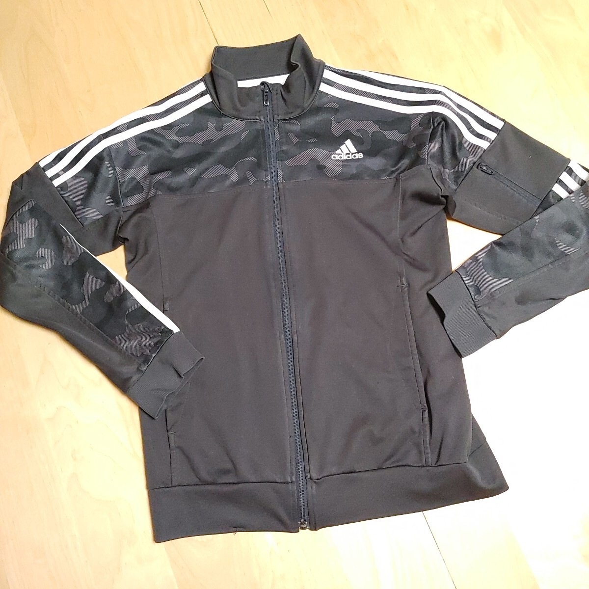 adidas 黒 ジャージ 男の子 150拍卖