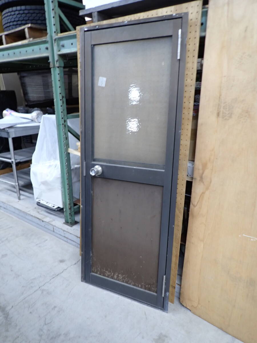 111596 アルミサッシ ドア型網戸付き 勝手口ドア枠セット ガレージ車庫倉庫事務所に 西拍卖