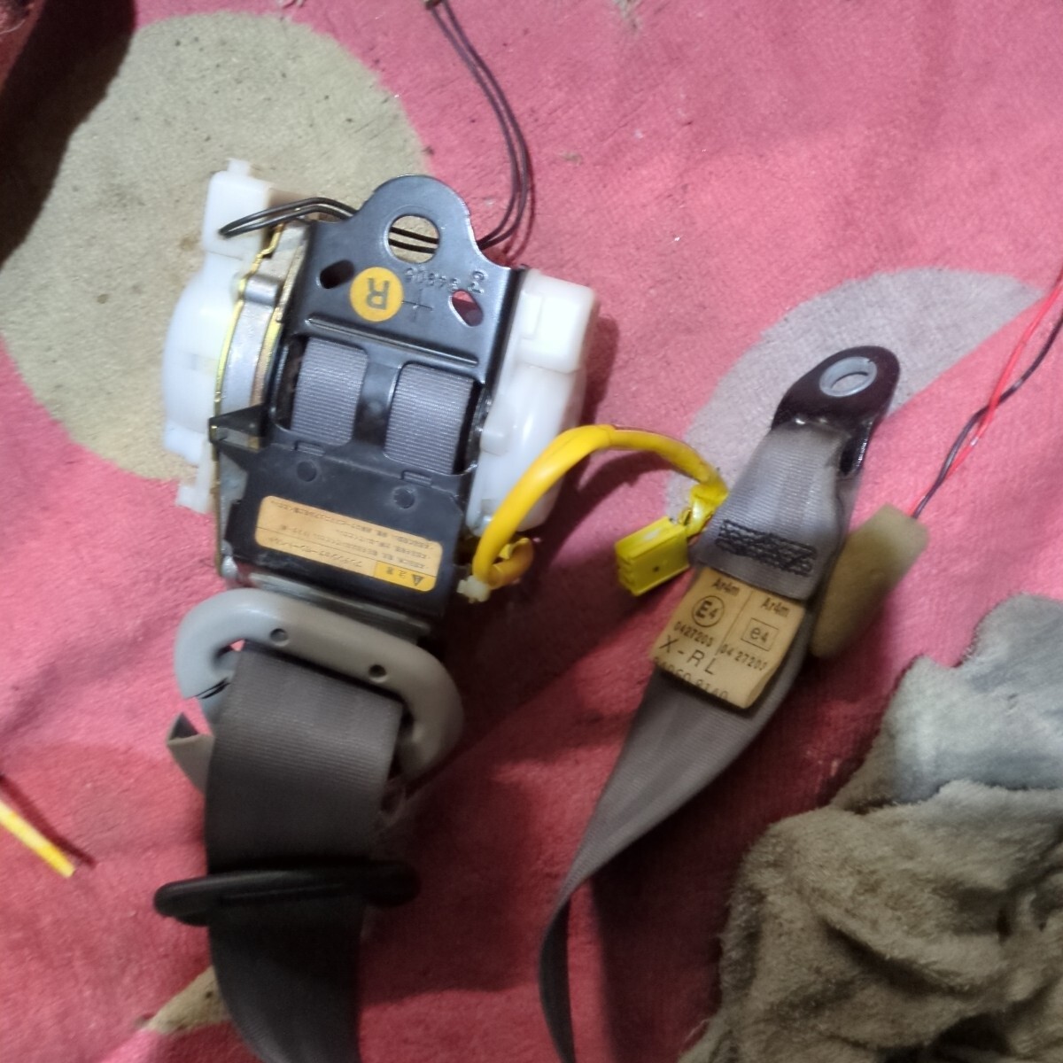 ジムニーjb23 1型2型3型使用可能フロントシートベルト送料600円またはゆうパック60サイズ拍卖