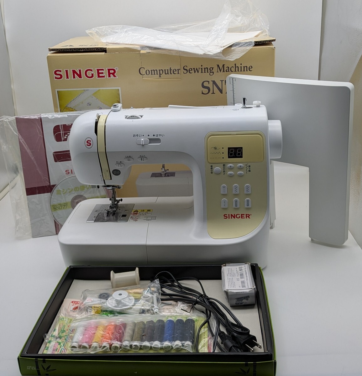 N【500円スタート】 SINGER ミシン コンピューターミシン シンガー 裁縫 手芸 ホワイト ハンドクラフト SN777 通電のみ確認済拍卖