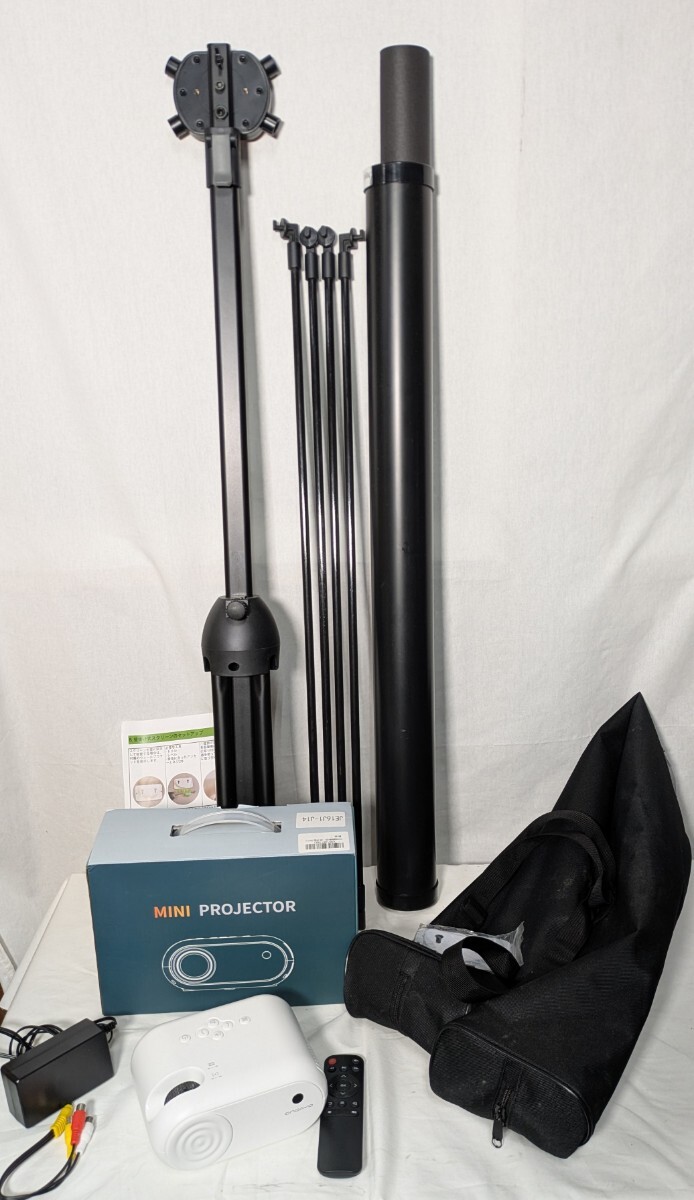 F【500円スタート】ONOAYO E16プロジェクター/スクリーンセット 小型プロジェクター White 通電のみ確認済拍卖