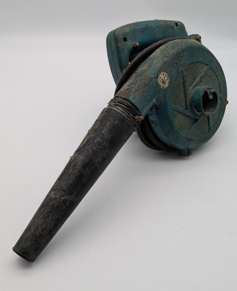 ● 【500円スタート】マキタ ブロワ 4014NV makita 100V 600W 空調 乾燥 送風 ブロワー 通電のみ確認済拍卖