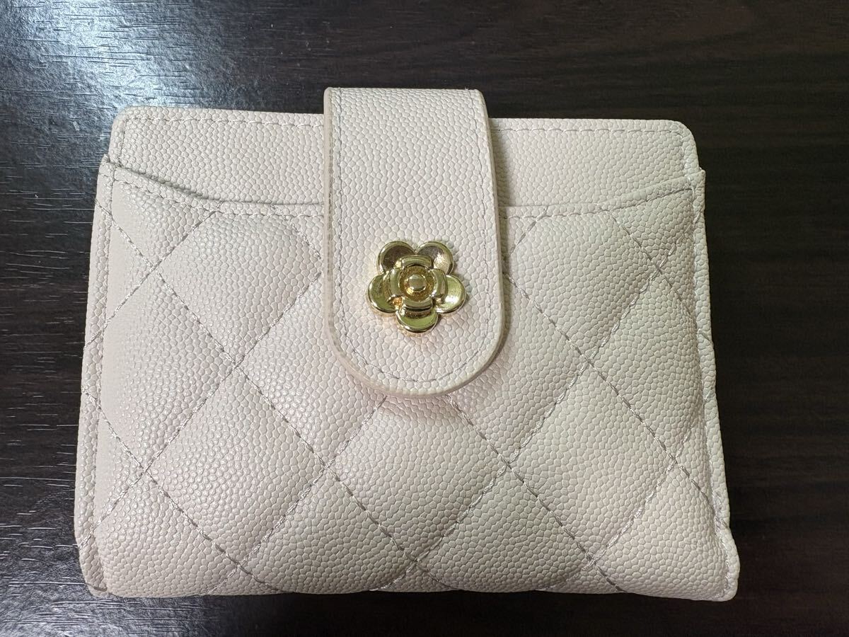 二つ折り財布 コンパクト 小銭入れあり レディース拍卖