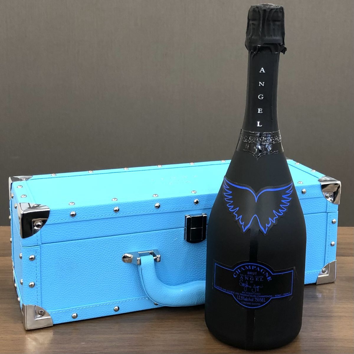 ♪【未開栓】エンジェル ブリュット ヘイローブルー 点灯不可 750ml/12.5度/瓶 S21341535635拍卖