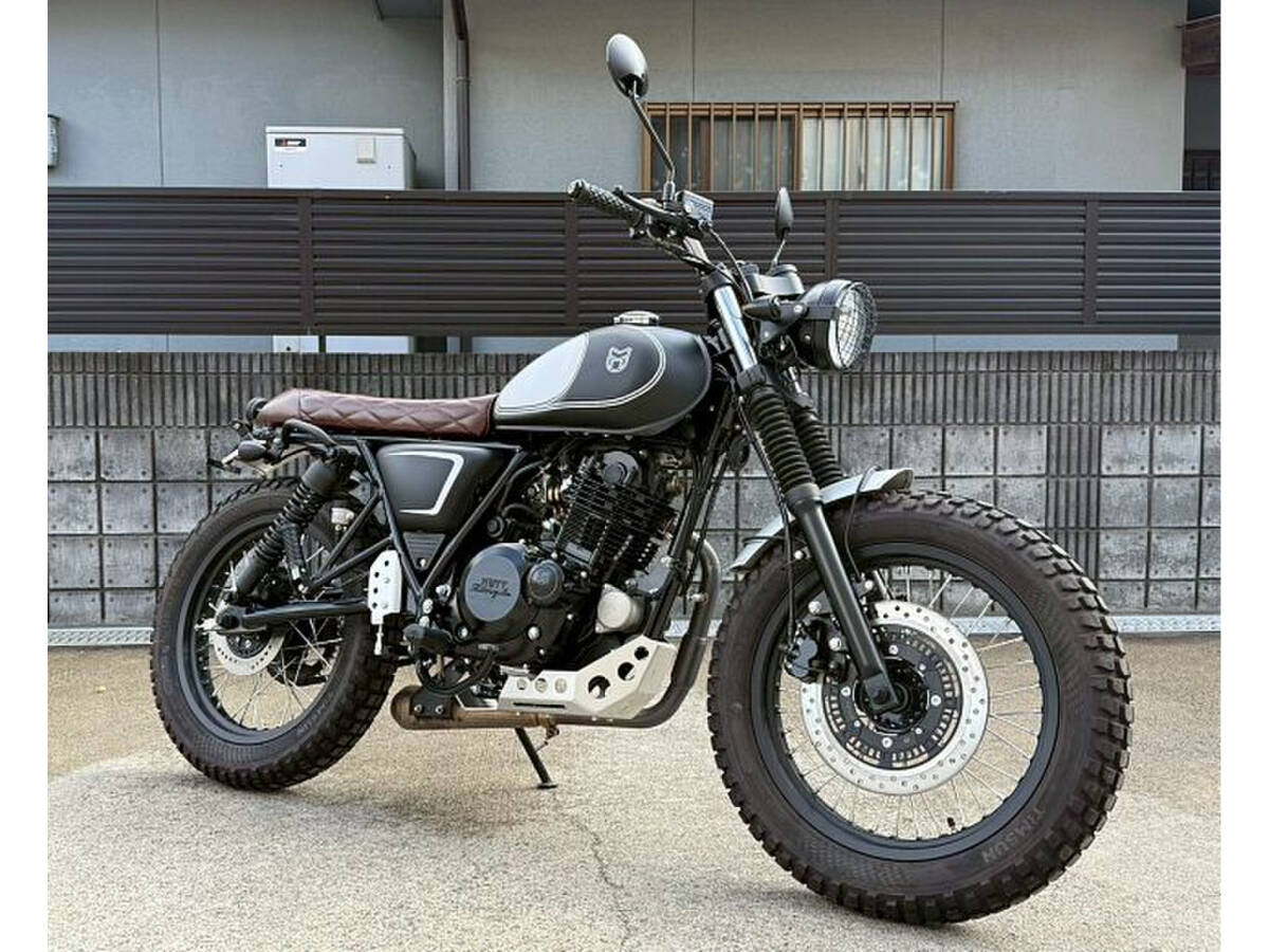 MUTT マスティフ250 EURO5 正規ディーラー中古車 USBポート CNC ヘッドライトブラケット フォークキャップ ステ拍卖