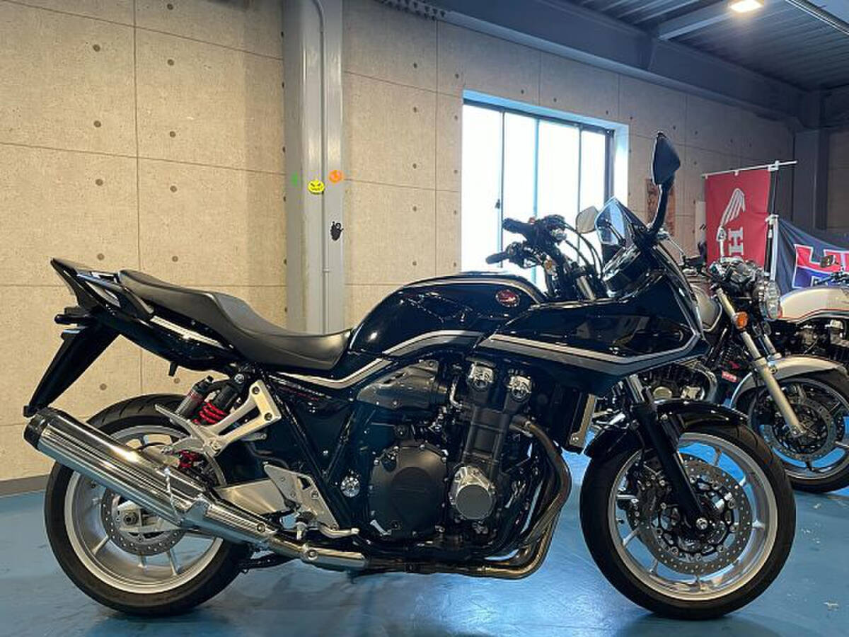 CB1300SF スーパーボルドール ETC・グリップヒーター標準装備 6速モデル エンジンガード装備拍卖