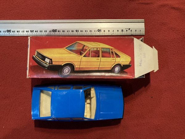 旧東ドイツ製 NIMEX おそらく1/25 アウディ100 現状品 / audi 当時物拍卖