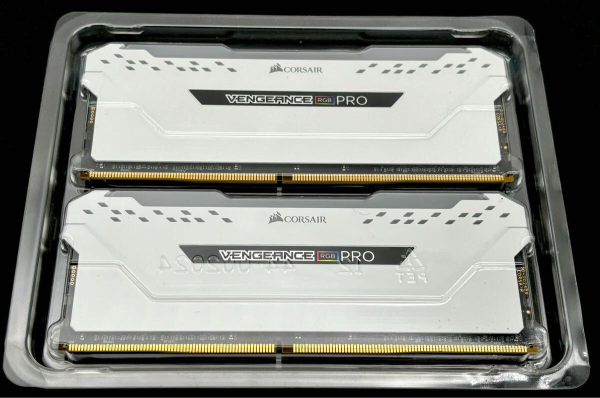 【美品】CORSAIR CMW32GX4M2E3200C16W DDR4 メモリ 2枚 まとめ VENGEANCE RGB PRO拍卖