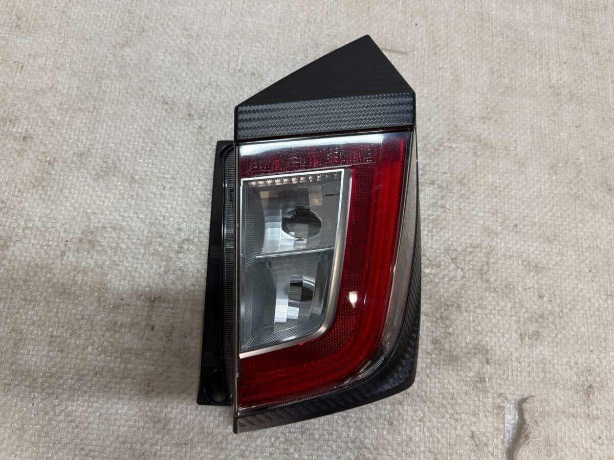 ダイハツ 純正 ミライース 《 LA350S 》 右テールランプ 81550-B2740 拍卖