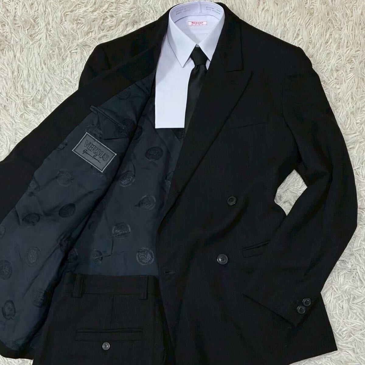 美品 XL ヴェルサーチ スーツ メデューサ イタリア製 ブラック ストライプ メンズ ビジネス 総柄 総裏 黒 50セットアップ秋冬 VERSUS拍卖