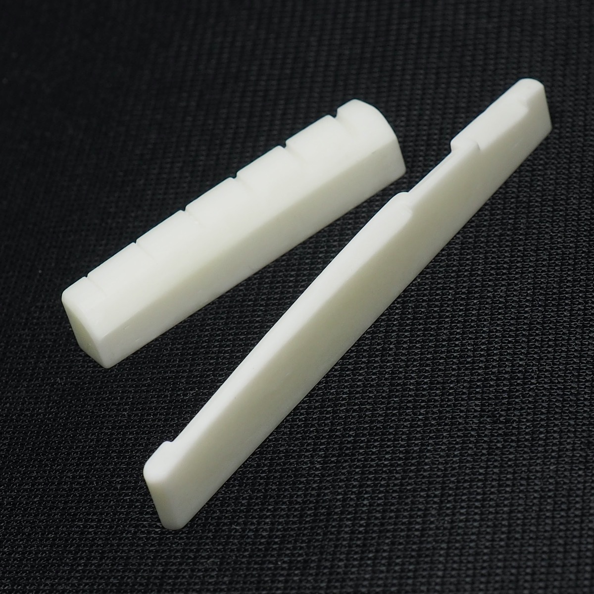 送料99円 牛骨ナット+牛骨サドルブリッジ 43mm/72mm幅 重量感&硬質感あり アコギ用 新品未使用拍卖