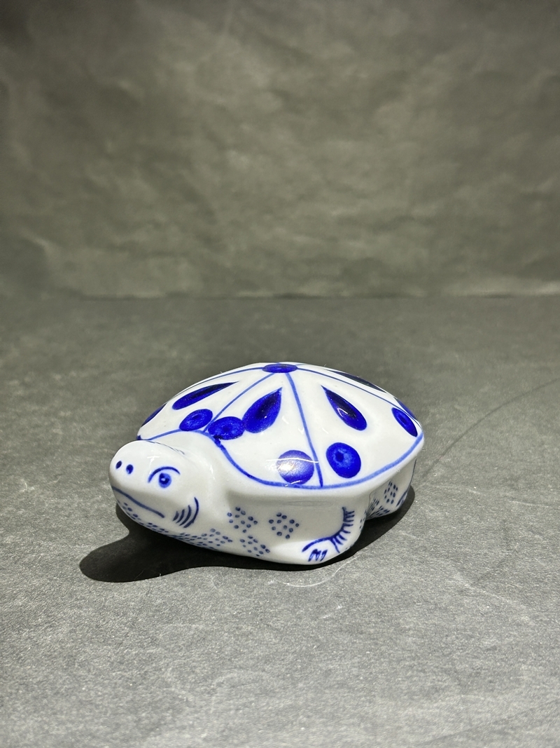 ● コレクター必見 陶器製 カメ 亀 オブジェ 飾り 染付 置物 インテリア 雑貨 飾り コレクション Zr615拍卖