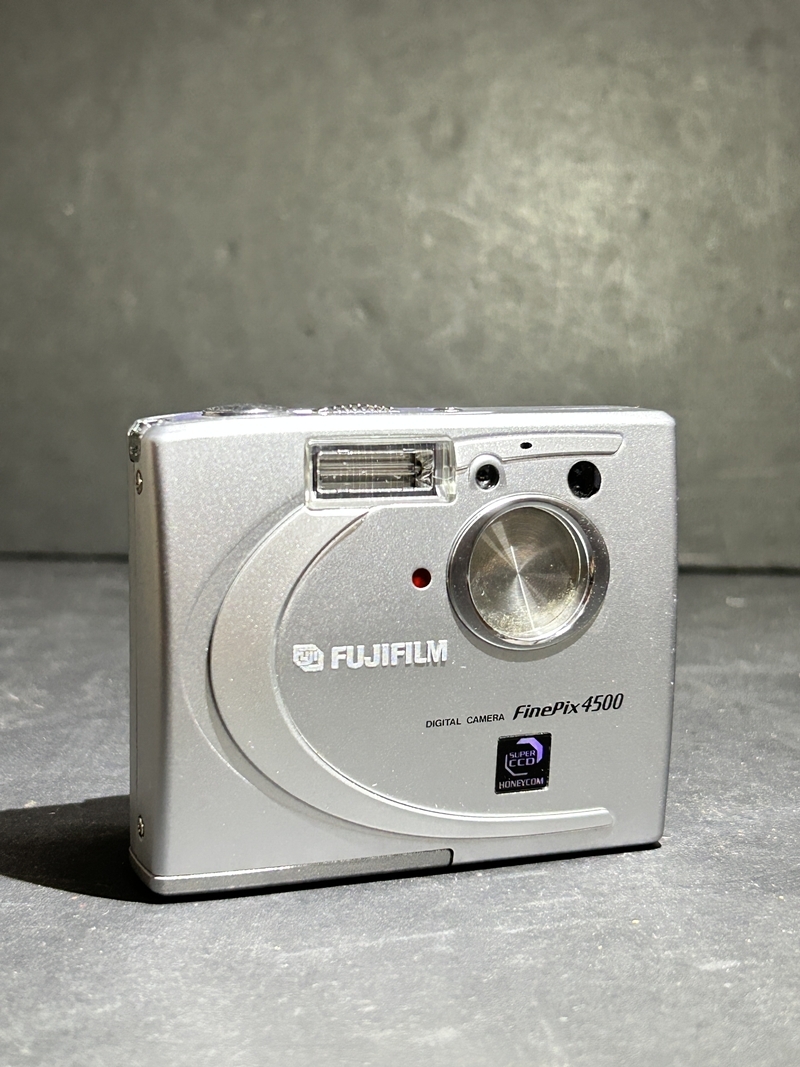 ● コレクター必見 FUJIFILM フジフィルム FinePix4500 デジカメ デジタルカメラ ジャンク品 コレクション Zr637拍卖