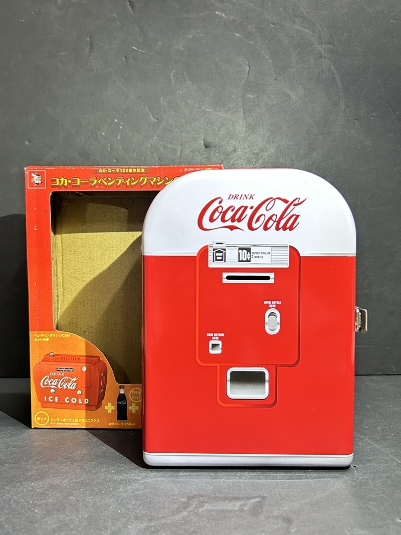 ● コレクター必見 コカ・コーラ 120周年記念 ベンディングマシンCAN 50年スタイル ミニラジオ グッズ コレクション r721拍卖