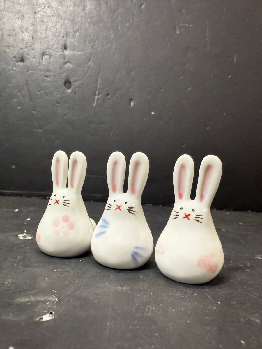 ★コレクター必見 未使用 陶器製 箸置き 兎 うさぎ 3個 ピンク ブルー 和食器 テーブルアクセサリー 雑貨 かわいい コレクション Se225拍卖