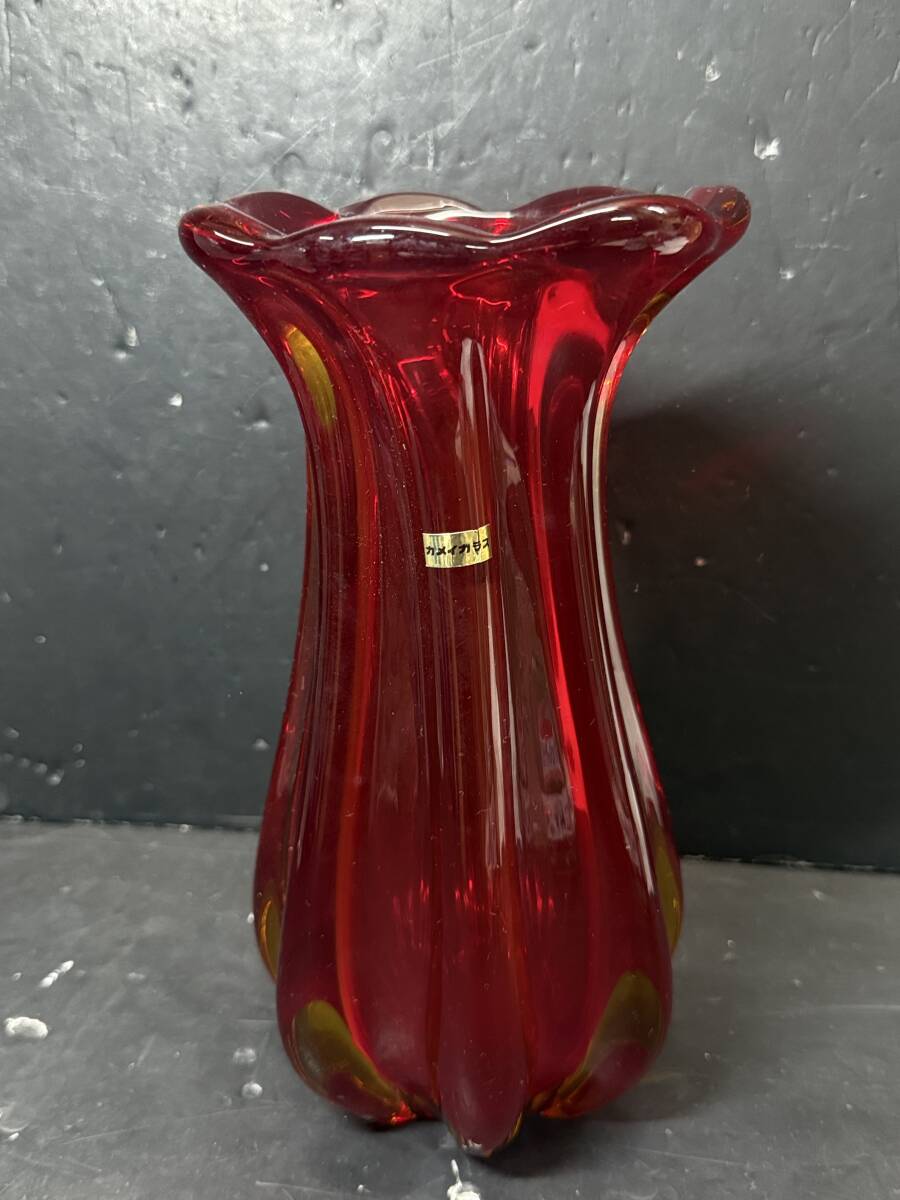 ★コレクター必見 カメイガラス ガラス製 フラワーベース 赤 花器 花瓶 高さ約25㎝ 花入れ 生花 華道具 置き物 飾り コレクション Se252拍卖