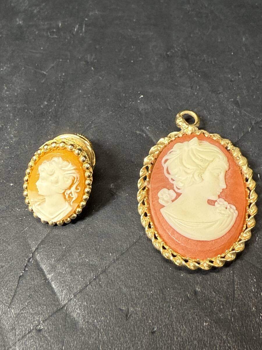 ★コレクター必見 ビンテージ カメオ風 ペンダントトップ タックピン 2点 アクセサリー レトロ 飾り コレクション Se308拍卖