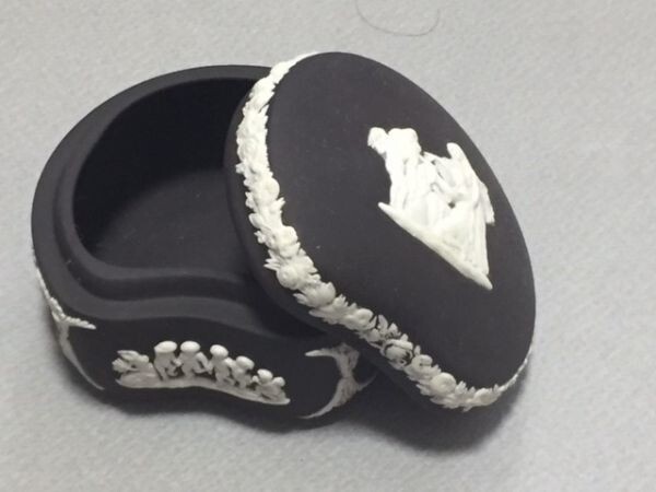 ◎ウェッジウッド ブラックジャスパー 豆形蓋物 未使用◎cu拍卖