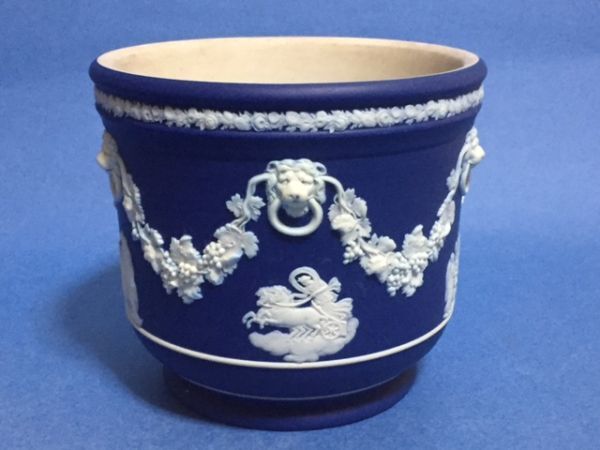 ◎1930年代 ウェッジウッド 青を被せた白のジャスパー作品 ポット 壷◎805拍卖