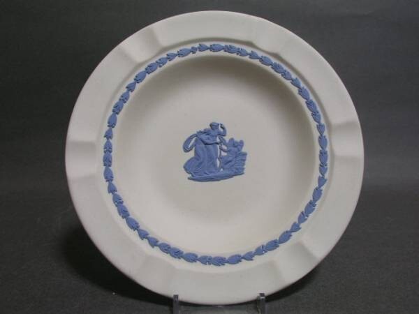 ◎ウェッジウッド 青/白 逆転ジャスパー 18cmプレート 大灰皿◎ri拍卖