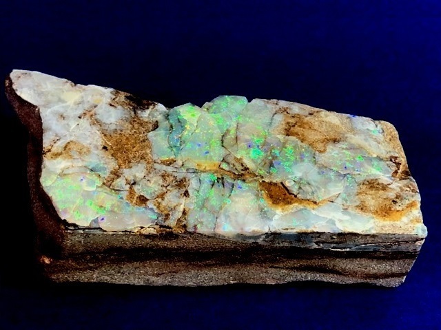 ◎オーストラリア産原石 綺麗な106×55mm大面積オパール文鎮 ペーパーウェイト◎希少拍卖