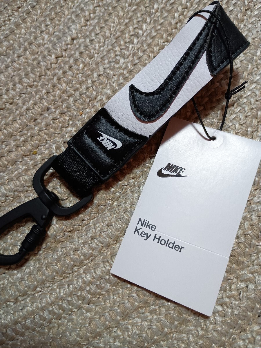 新品 未使用 NIKE ナイキ キーホルダー カラビナ ブラック ホワイト 黒 白 DUNK ダンク拍卖