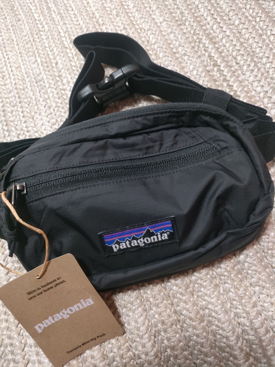 新品 未使用 patagonia パタゴニア ウエストポーチ テラヴィア ミニ ヒップパック バッグ ショルダー 1L ブラック 黒拍卖