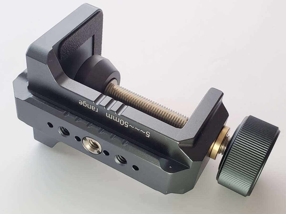 LYM4 アルミ合金C型強力スーパークランプ(デスクトップ固定・カメラ・撮影用)1/4、3/8インチネジ穴、NATOレールスロット付き 送料410円拍卖