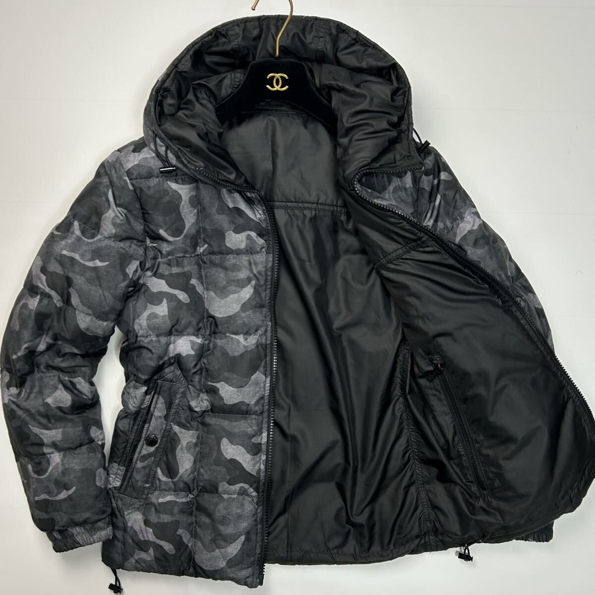 美品★ Lサイズ BLACK LABEL CRESTBRIDGE ブラックレーベルクレストブリッジ ダウンジャケット リバーシブル 迷彩 カモフラ グレー 肉厚拍卖
