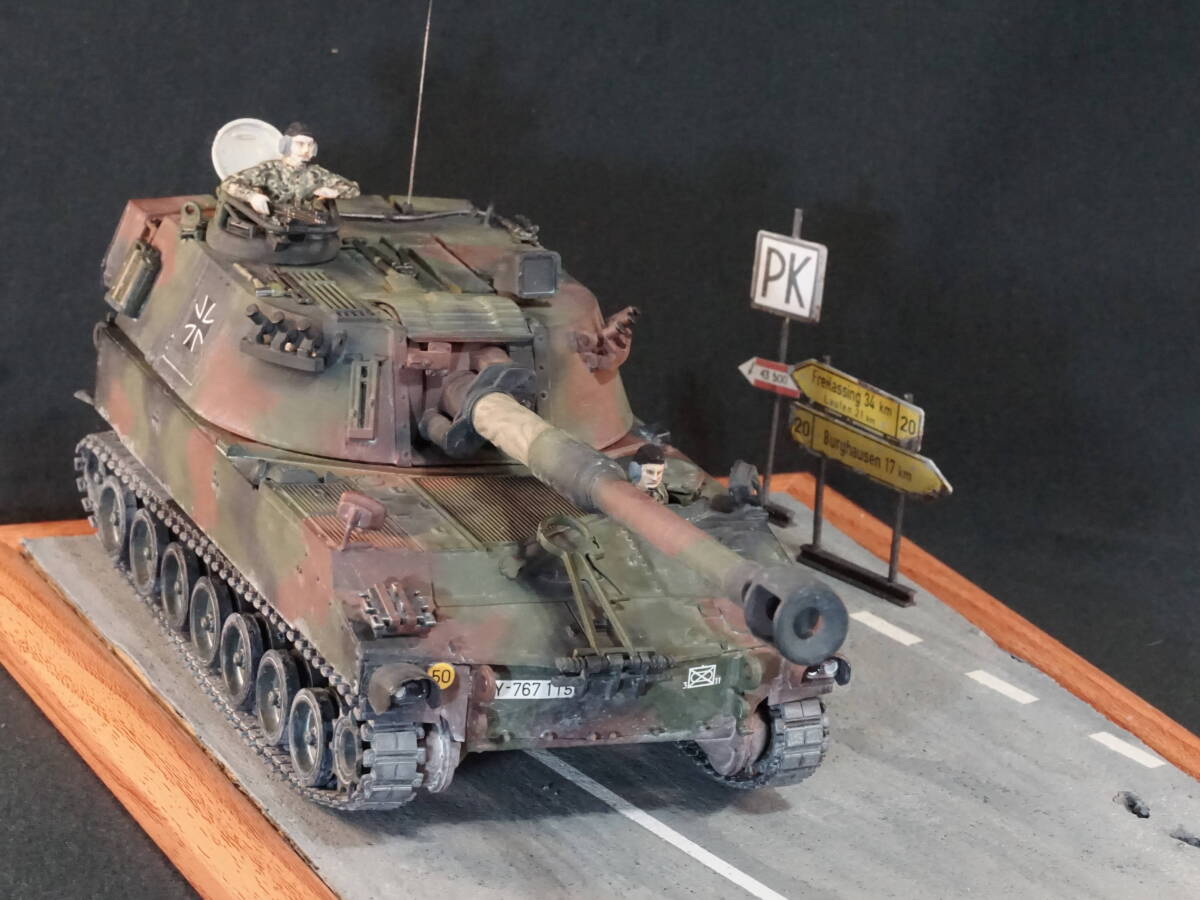 ジオラマセット「ウクライナへの道」 タミヤ イタレリシリーズ1/35 ドイツ連邦軍 M109A3G 自走砲 プラモデル(37022)塗装済完成品セット拍卖