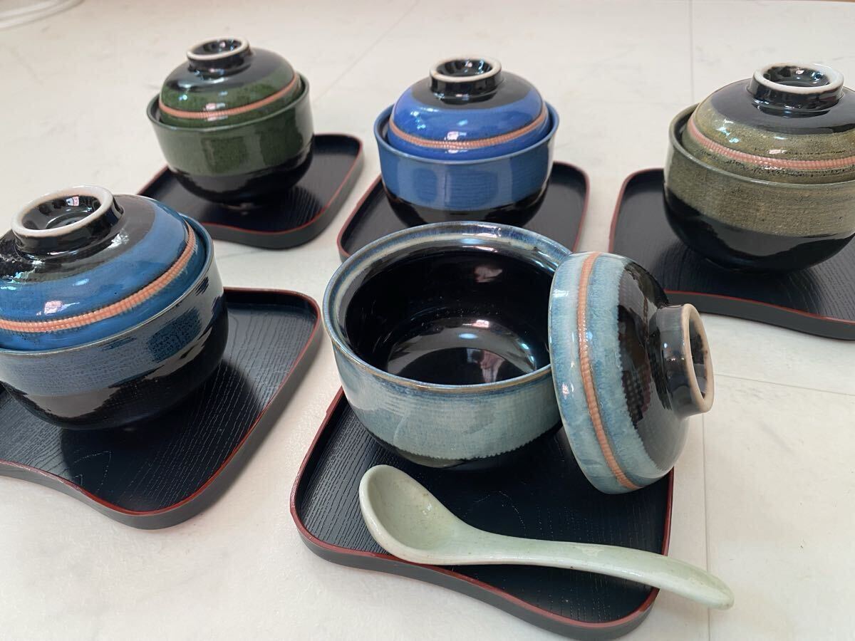 未使用 茶碗蒸し器 5客セット 5カラー トレー&スプーン付き 蓋付椀 モダン 陶器 バラエティカップ(500)拍卖
