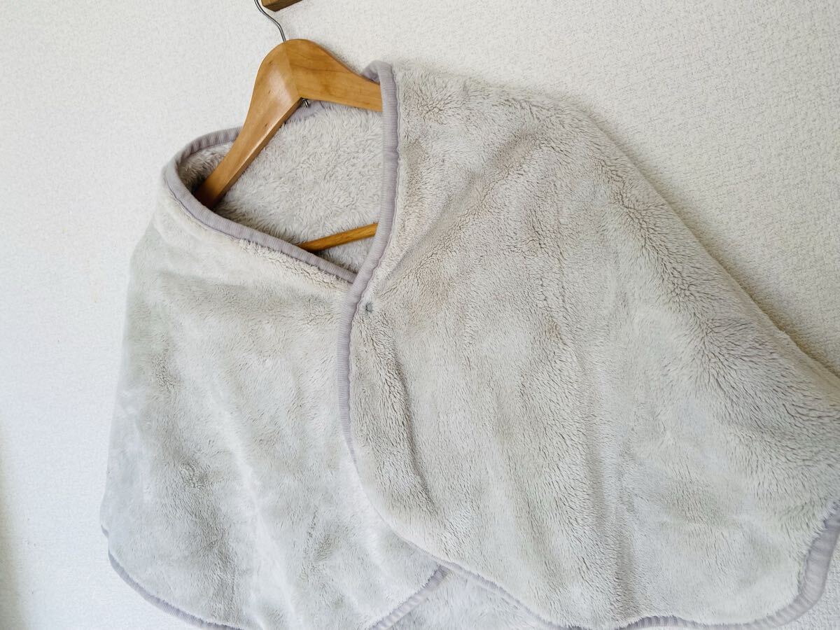 美品 無印良品 あたたかファイバー肩掛け ブランケット ひざ掛け ライトグレー フリース 70×120cm(0)拍卖
