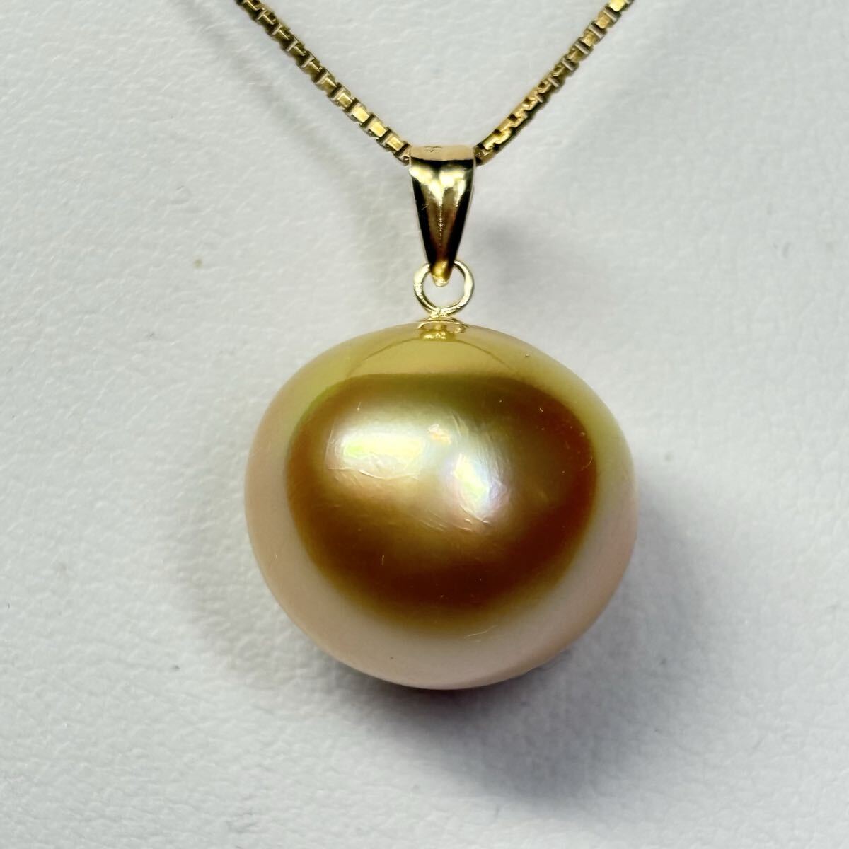 【光沢抜群!大粒13.8mm 】K18 天然 南洋パール 照り艶抜群 ペンダントトップ 南洋白蝶真珠 3.6g ナチュラルゴールドパール Pearljewelry拍卖