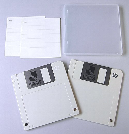 ★ 送料無料!珍品!サッカー Jリーグ フロッピーディスク 2枚組 ケース付 動作確認済 FD/SONY/3.5インチ/2HD/1.44MB/1.25MB/白色/日本製拍卖