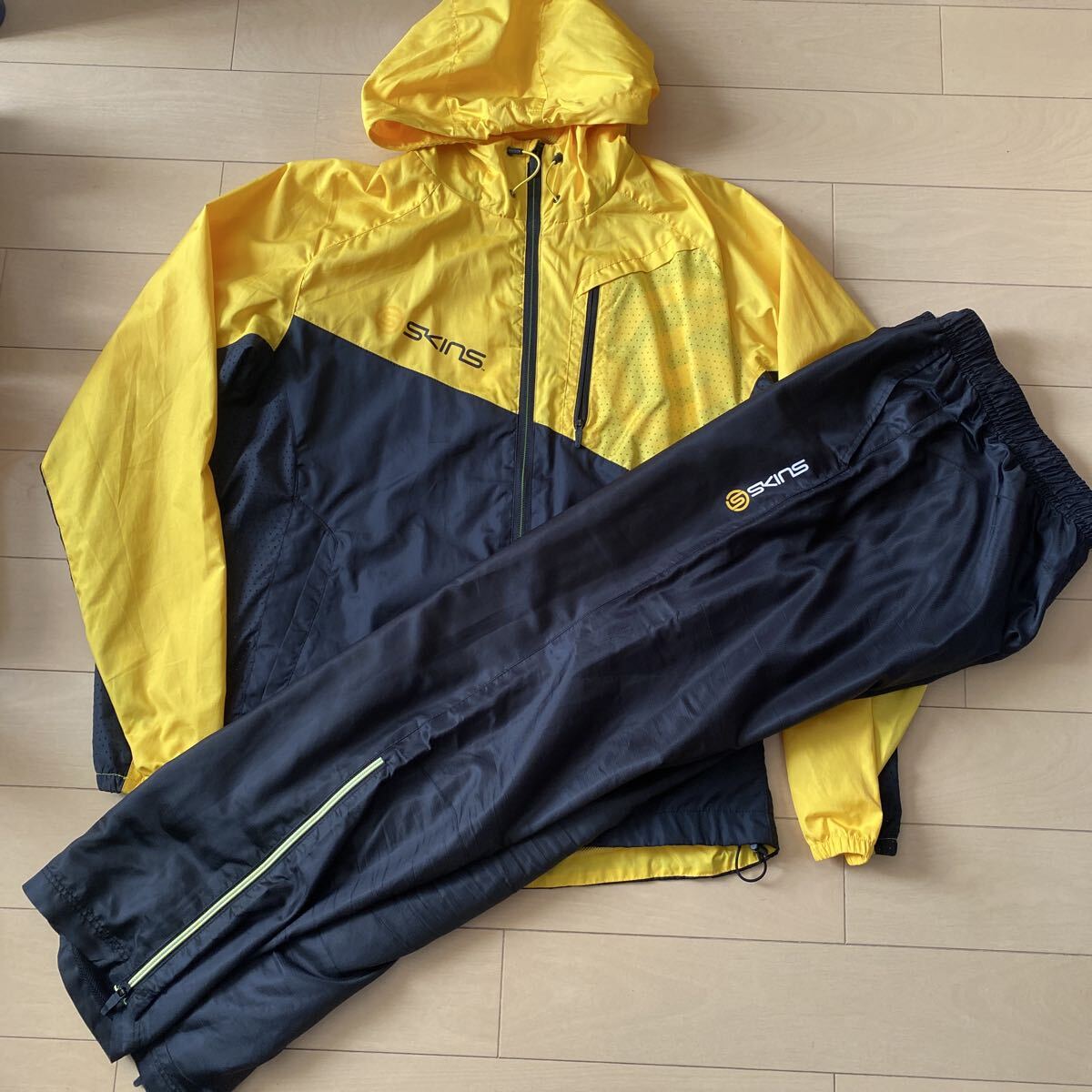 SKINS スキンズ ウインドブレーカー上下 サイズ上L下M拍卖