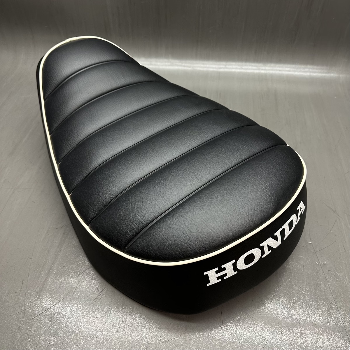 ★ホンダ モンキー125 純正 シート K0F ステーつき 251104BKO255拍卖