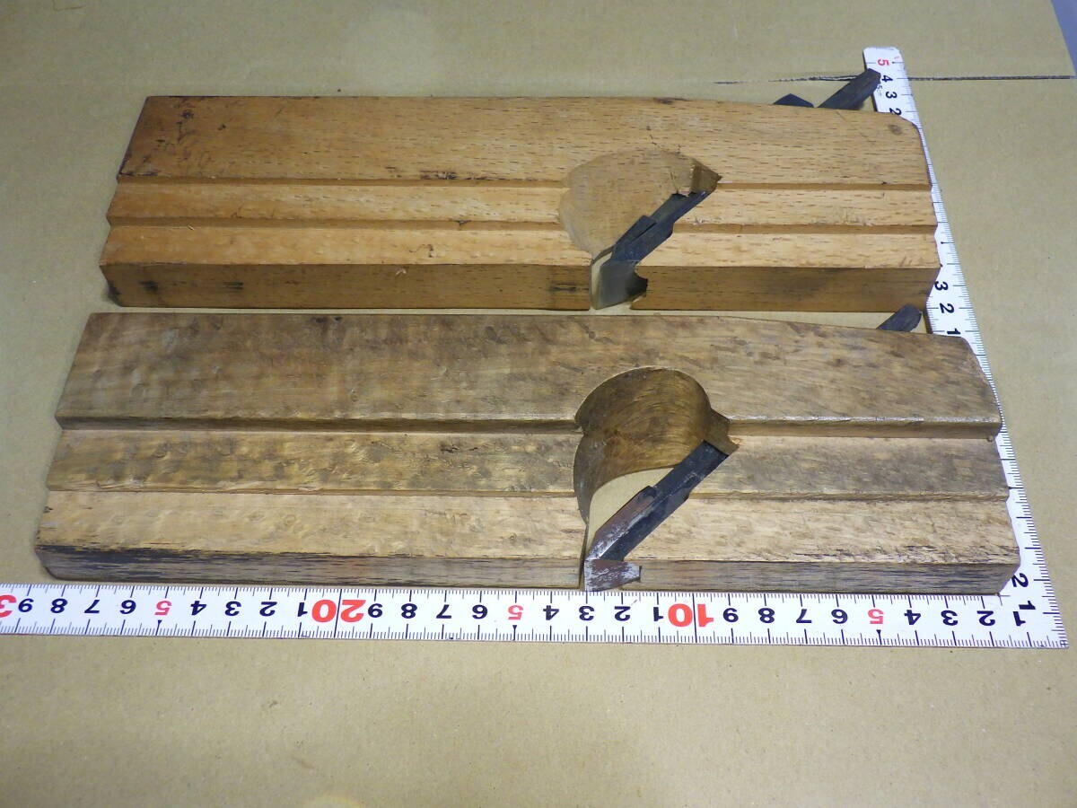 VV51#大工道具 鉋 (検索 鑿 鉋 かんな 家具職人 宮大工 指物 叩き鑿 小刀 天然砥石 鋸 玄能 名工 名品 彫刻 建具 包丁 ) 2点セット拍卖