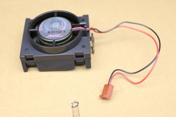 Y217# 動作確認済み intel Pentium PC-98 交換対応用 CPU FAN intel N 9516D X F06G DC 12V 0.07A クーラーファン拍卖