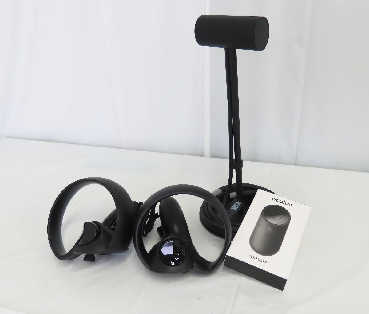 80☆未使用☆Oculus Rift sensor オキュラスリフト センサー CV1用コントローラー リモコン セット◇0408-596拍卖