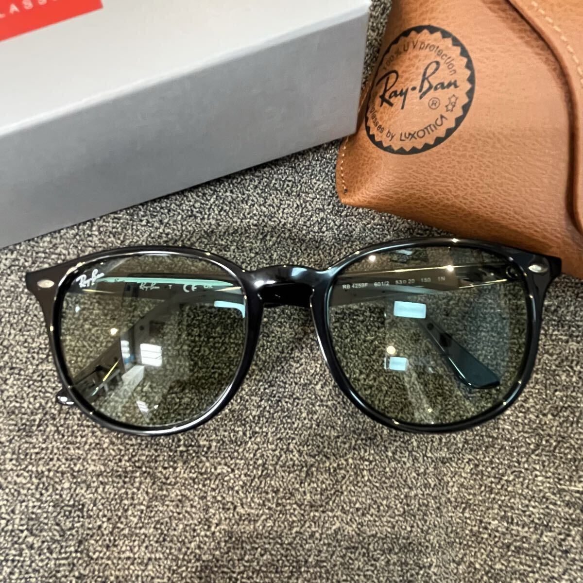 即発送!新品正規品 RayBanレイバンサングラス RB4259F 601/2 BLACK/LIGHT GREENアジアンフィット ルックスオティカジャパン正規品ケース茶拍卖