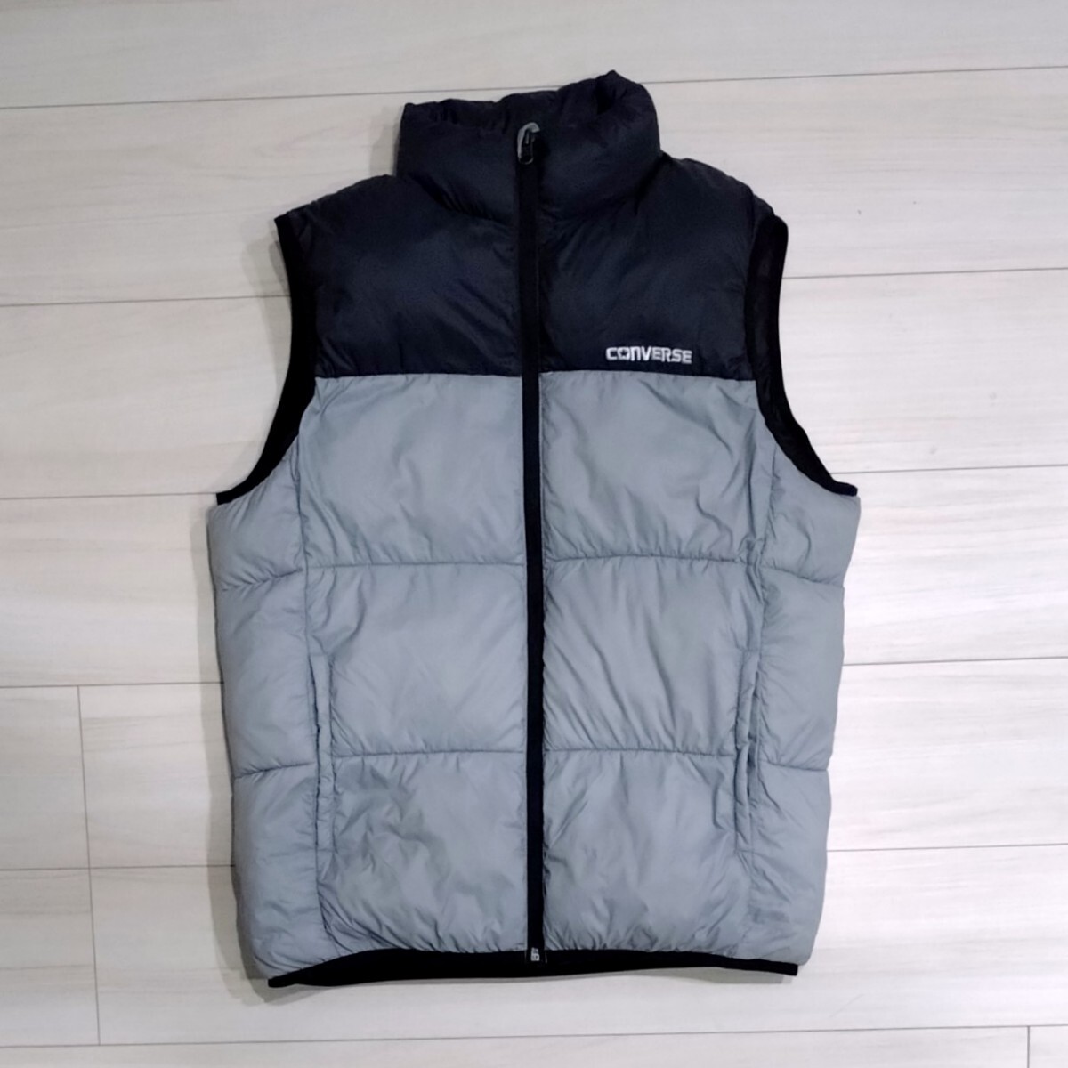 新品 CONVERSE 中綿入り ナイロンベスト M メンズ ライト ダウンジャケット コンバース ゴルフ拍卖