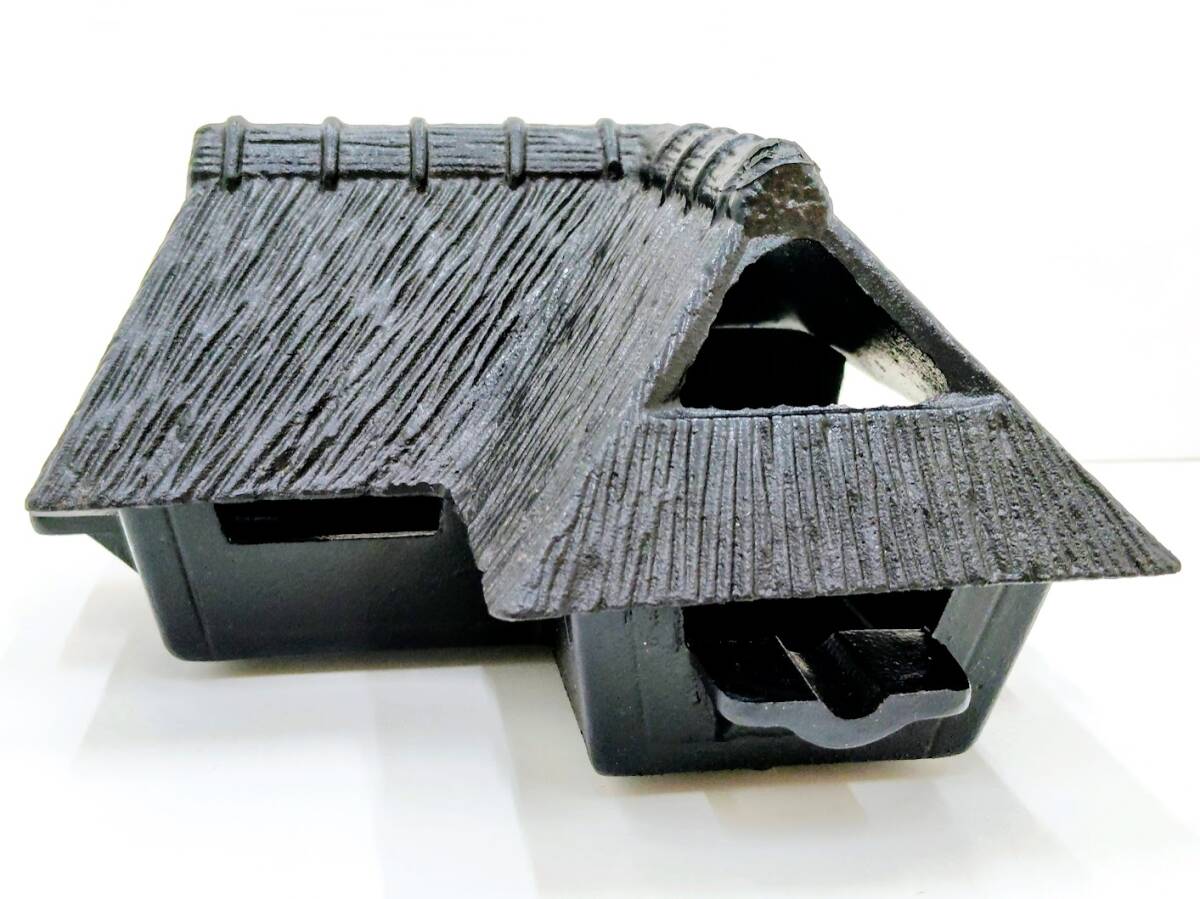 南部鉄器 茅葺き屋根 民芸 オブジェ 灰皿 置物 鉄製 レトロ 古民家風 南部曲がり家 インテリア拍卖