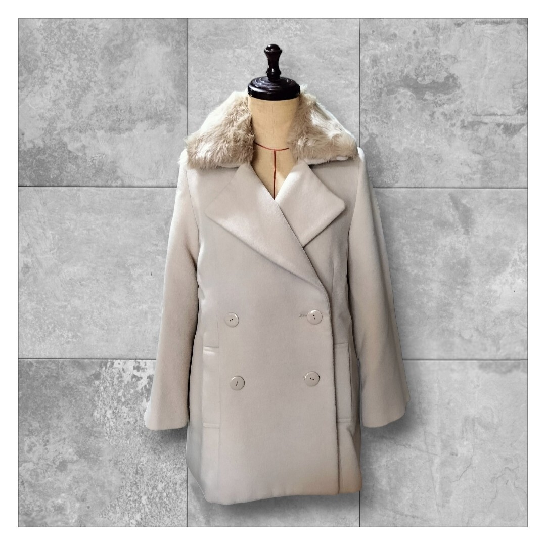 スナイデル SNIDEL クリーム色ファー付きピーコート拍卖