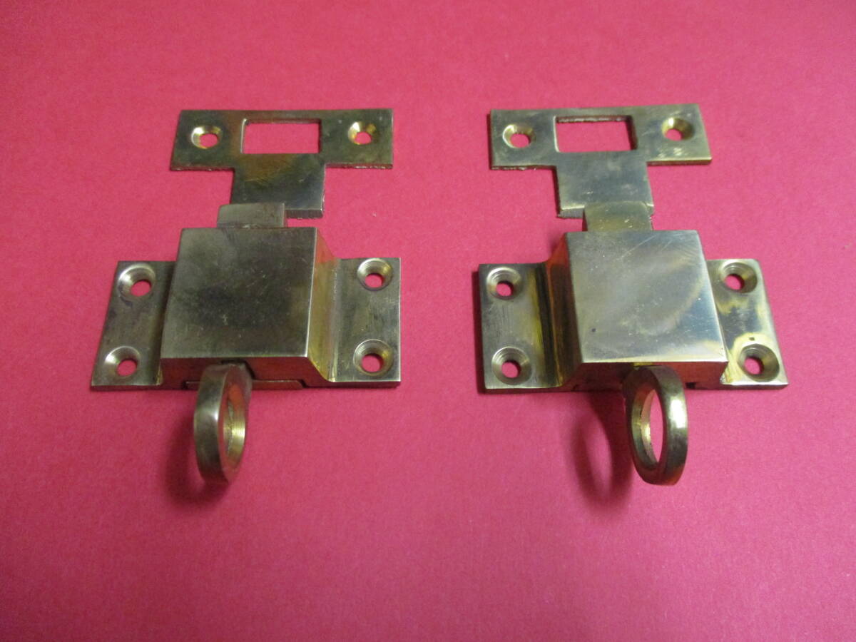 真鍮レトロ キャッチ錠 ビス不付 新品 色 真鍮色 2ケ¥1500 送料¥185 ( クリックポスト利用)拍卖