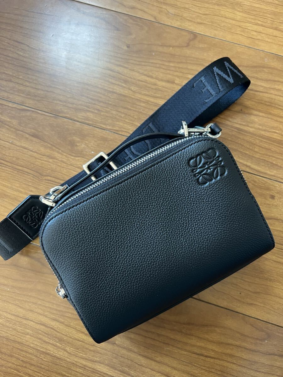 LOEWE☆クロスボディカメラバッグミニ グレインレザーブラック ショルダーバッグ拍卖