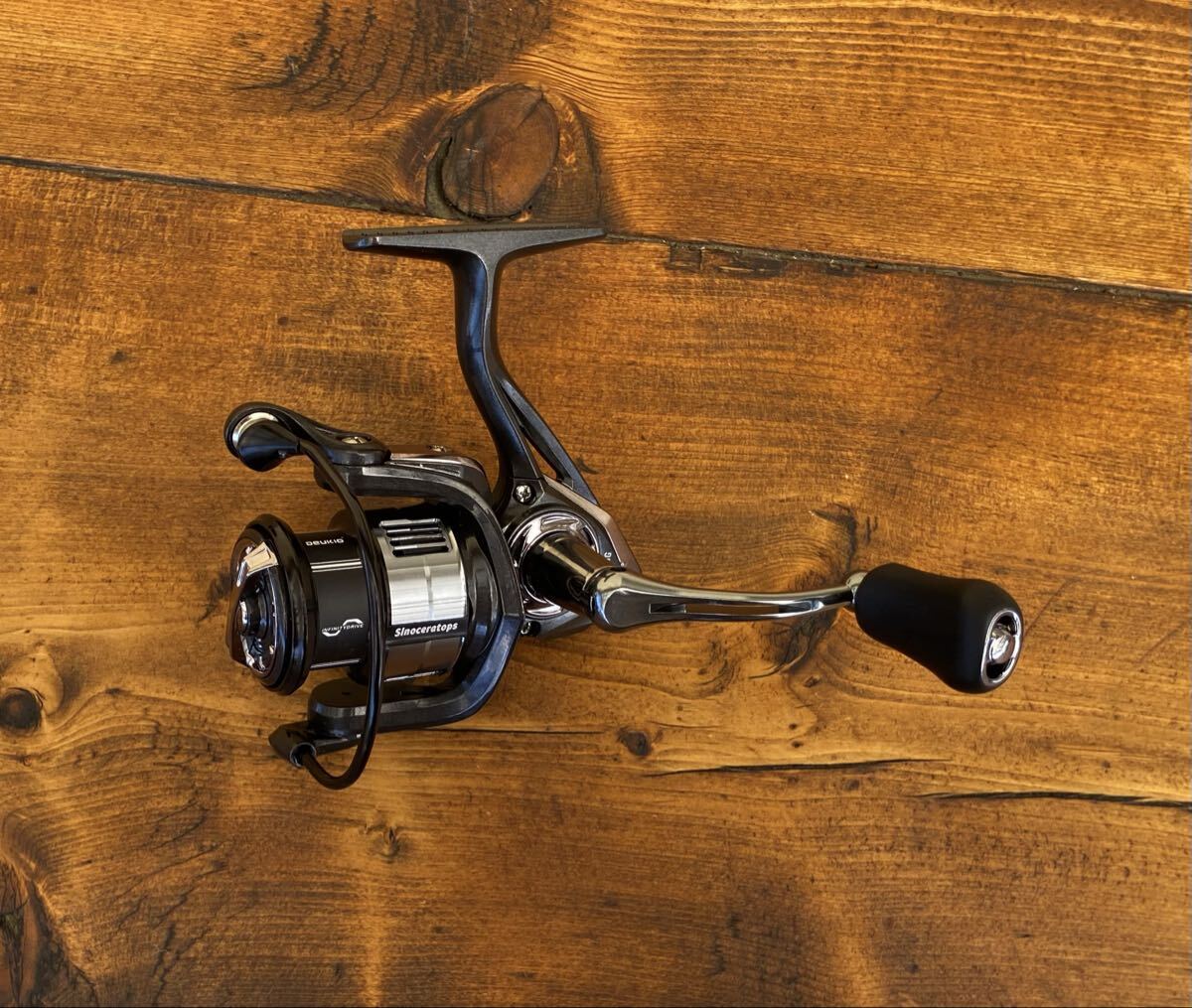 新品未使用 スピニングリール 1500番 トラウト 渓流釣り アジング バス釣り サビキ拍卖