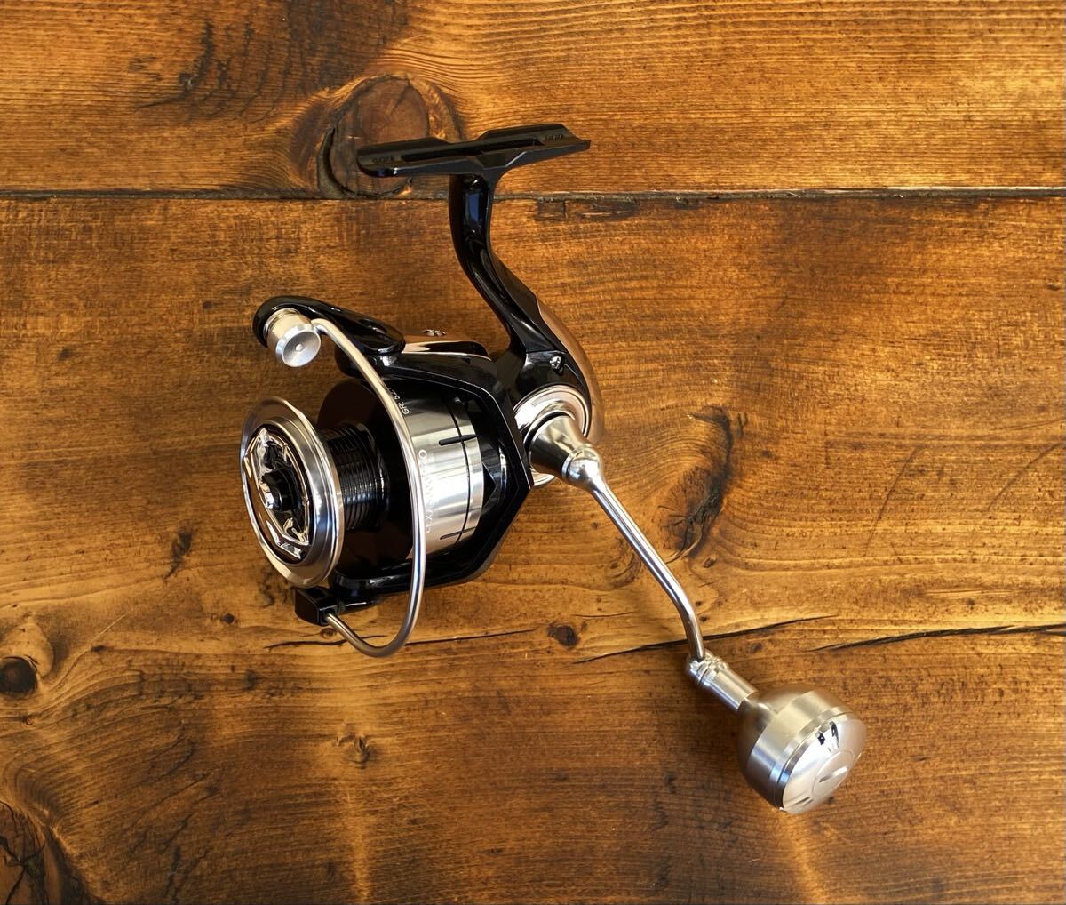 新品未使用 スピニングリール シルバー 5000番 ショアジギング サーフ シーバス拍卖